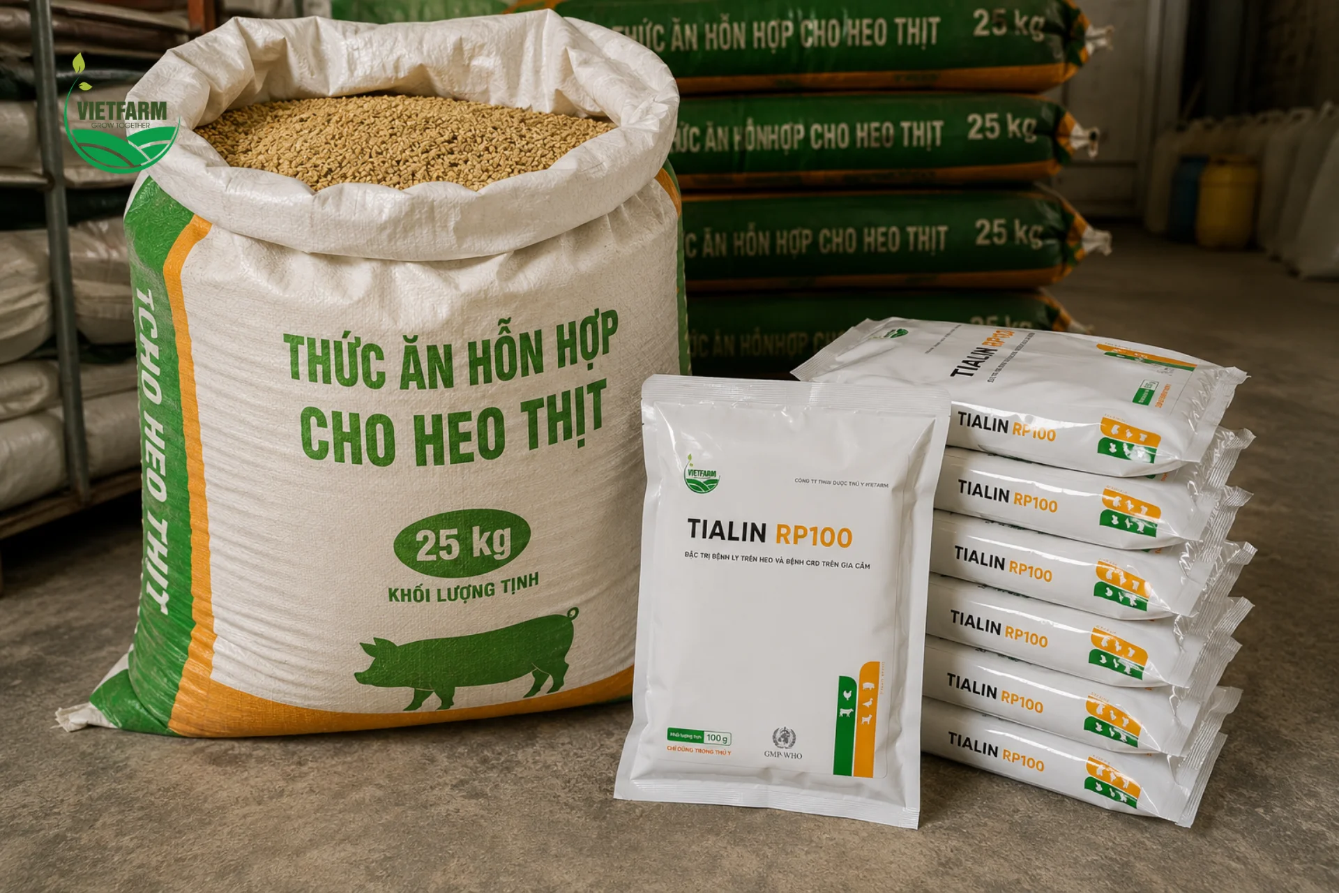 Tialin RP100 được trộn trực tiếp vào cám bằng máy trộn thức ăn của trại, đảm bảo phân bố đều liều lượng cho cả đàn.