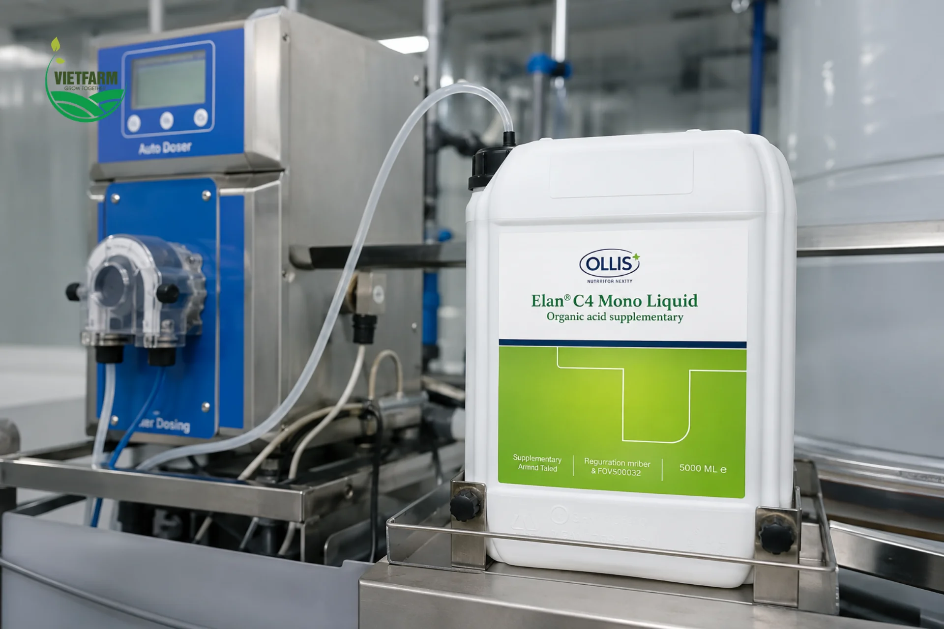 Dạng lỏng của Elan C4 Mono Liquid cho phép kết nối trực tiếp với hệ thống bồn pha thuốc tự động của trại, giảm thao tác thủ công so với dạng bột phải cân đong từng mẻ.