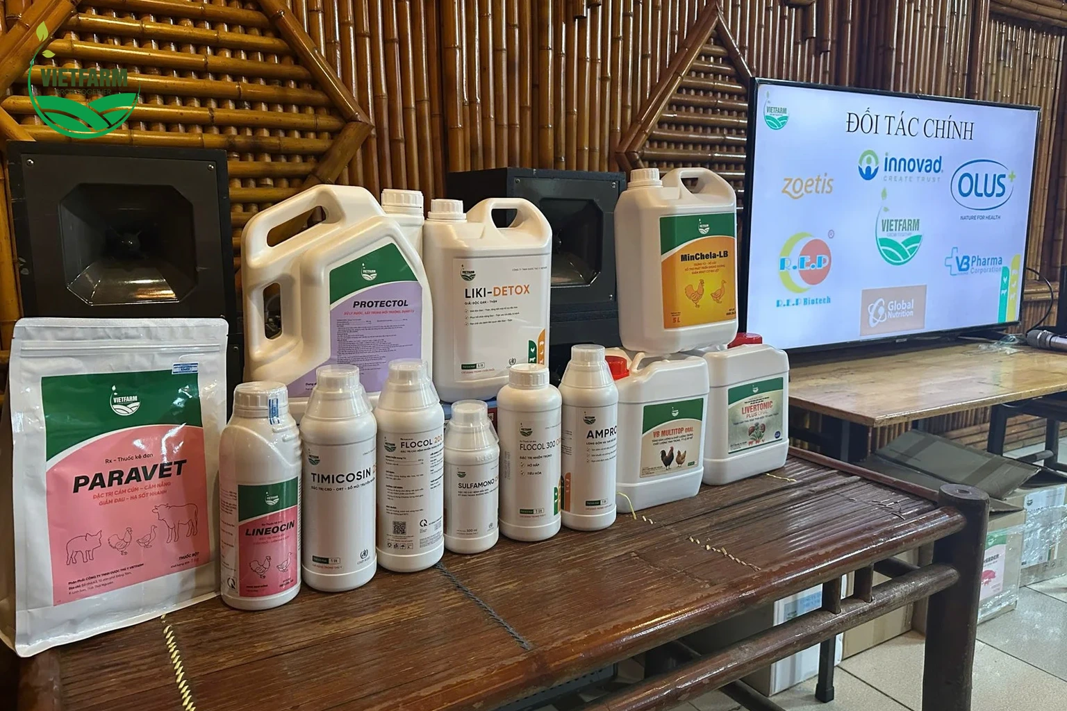 Innovad (Bỉ), nhà sản xuất Biosafe Life, là một trong các đối tác chính của Vietfarm.
